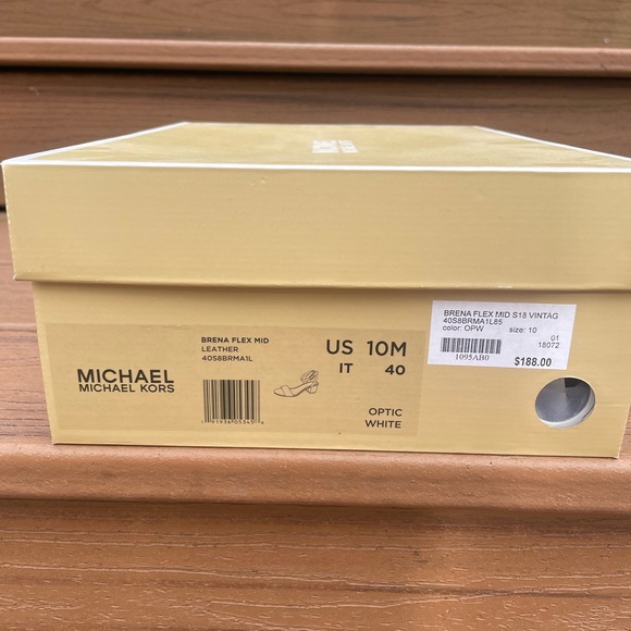 Michael Kors, strappy white leather heels. Size 10 - Picture 3 of 7